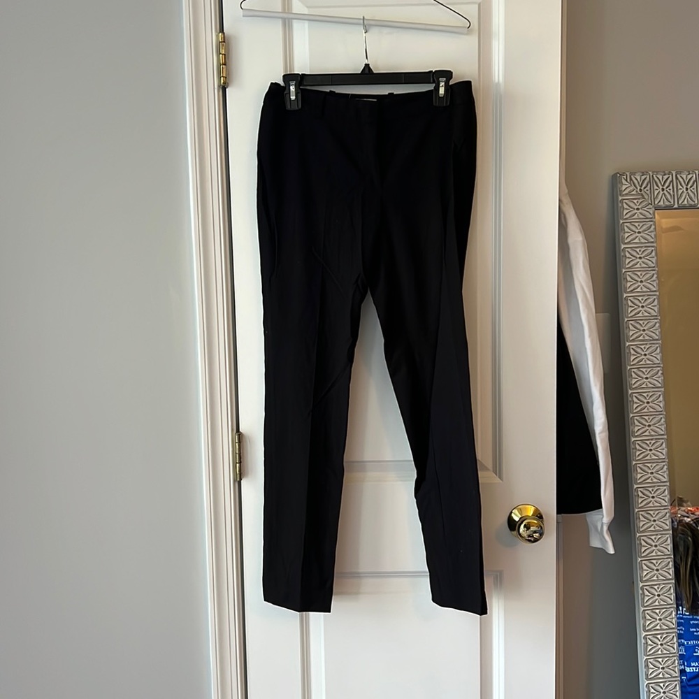 Like new! Gorgeous work pants. So comfy!